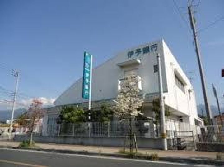 フレイツバーンの周辺