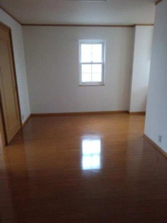 パステーク・古川 C棟の居間