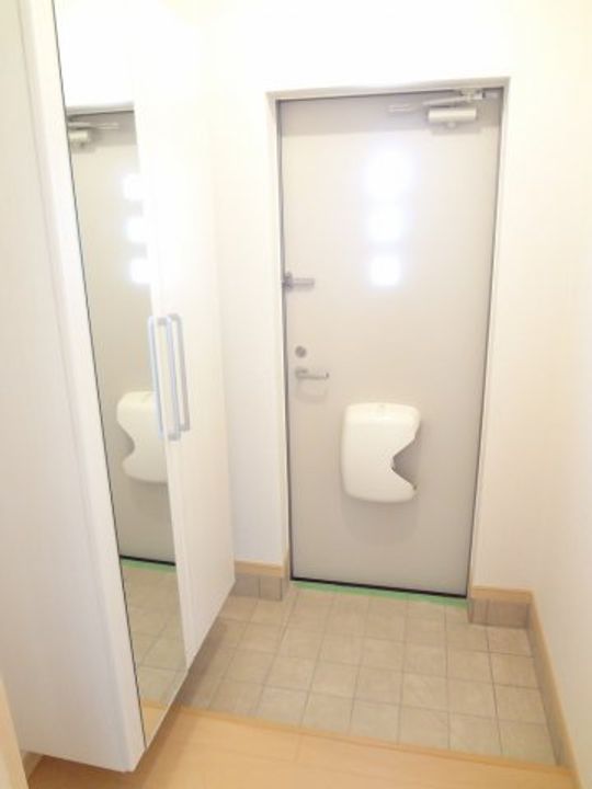 ベル・ヴィオラKⅠの玄関