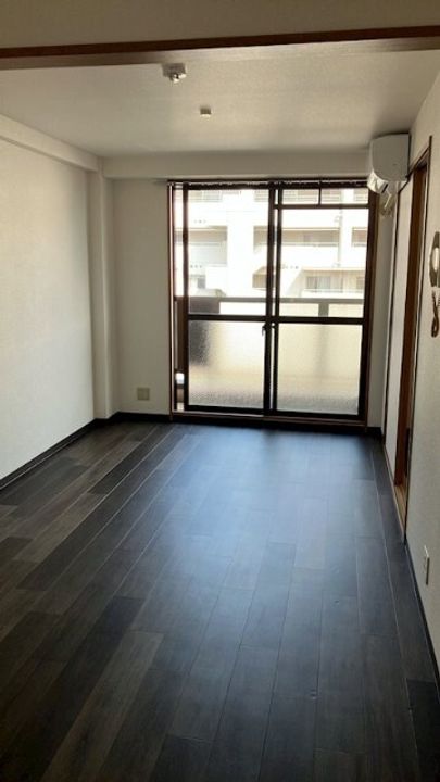 ポレールさかえの居間