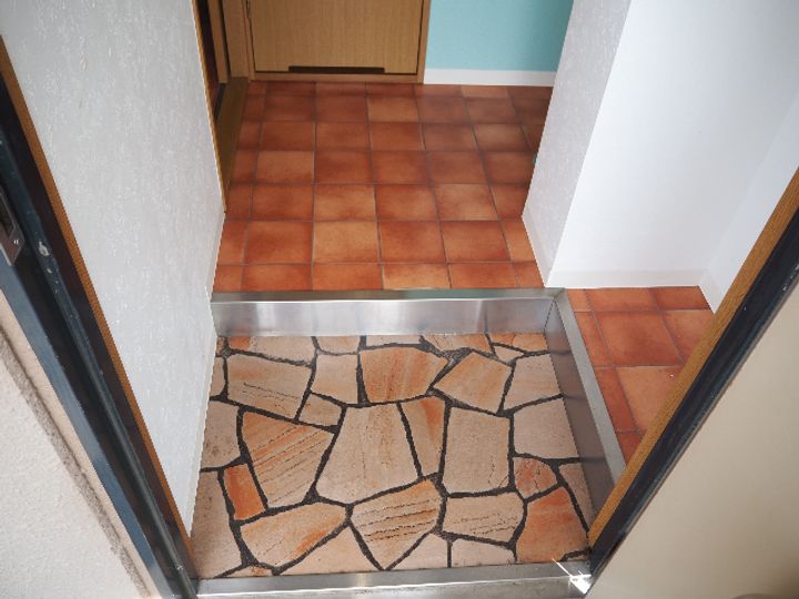 ポレールさかえの玄関