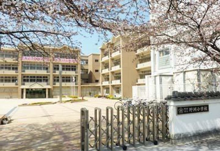 山元ビルの周辺