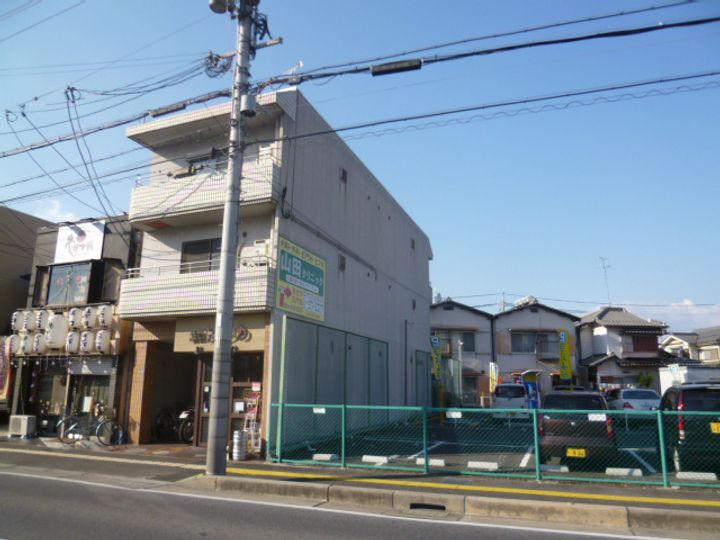 山元ビルの外観