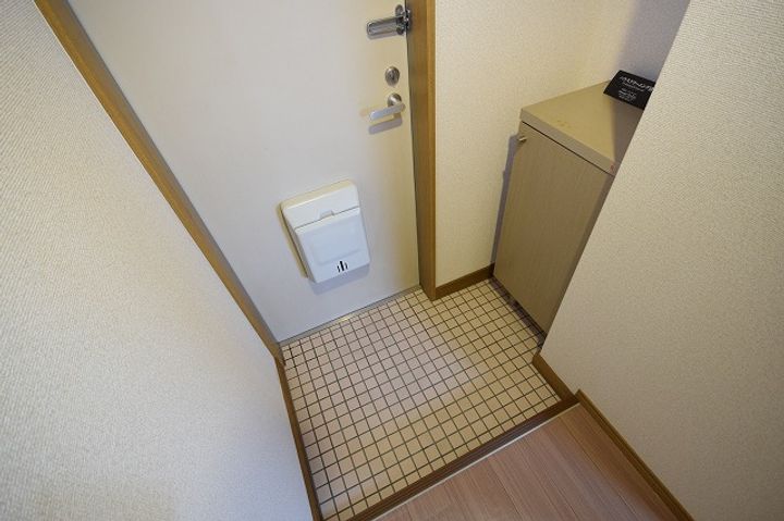 ピュアメゾン阿部205の玄関