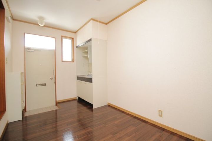 ハイツしらゆり201の居間