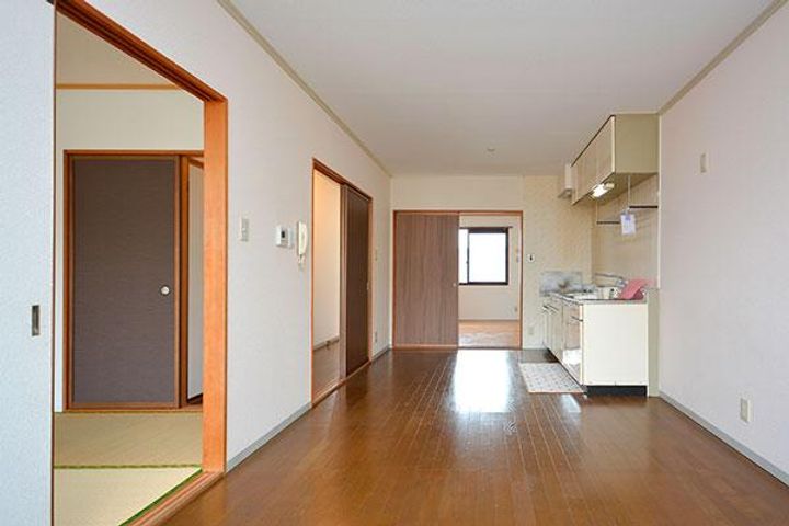 セジュール濱田IIの居間