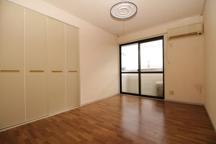 スカーラⅡ204の居間