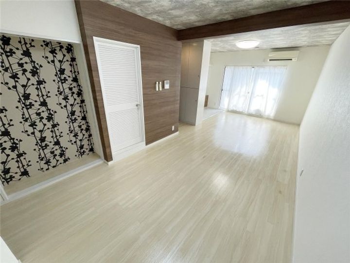 ドゥエル新蔵の居間