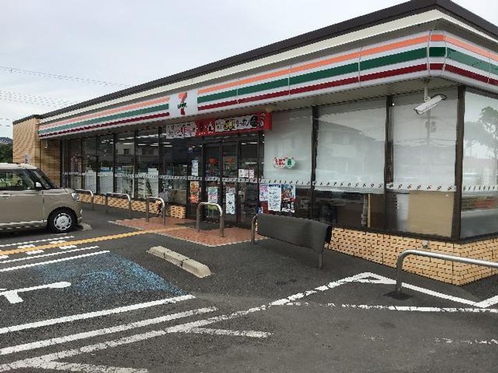 ランプロン アヤ Ⅰの周辺