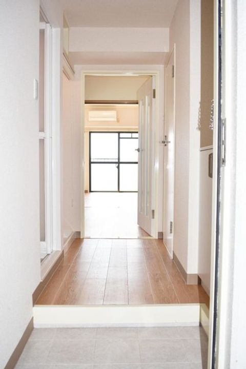 パリ・シャトー本町の玄関