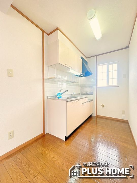 和歌山県和歌山市井辺の賃貸アパートのキッチン