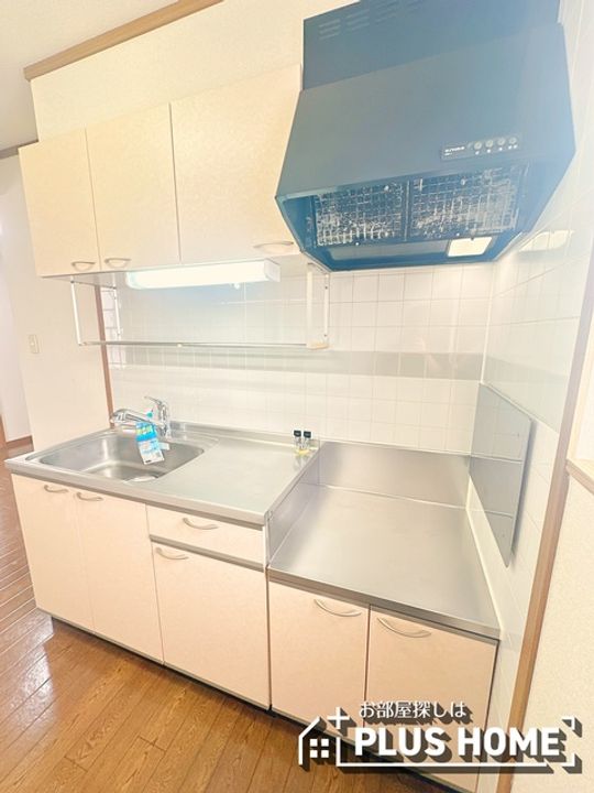 和歌山県和歌山市井辺の賃貸アパートのキッチン