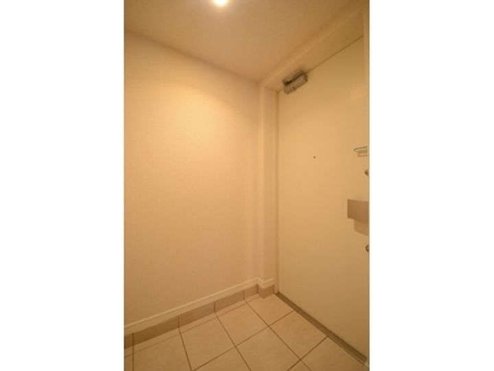 KDXレジデンス三宿203の玄関