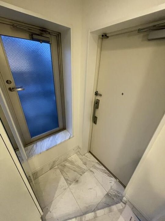 クレイシア神楽坂の玄関