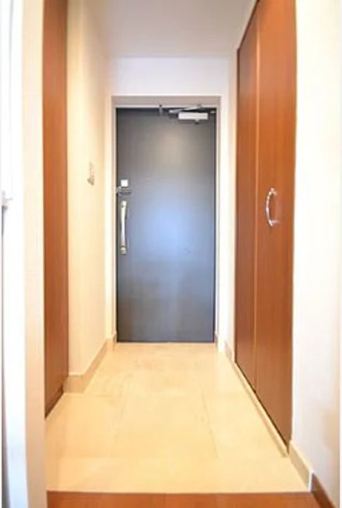 レジディア新御茶ノ水の玄関