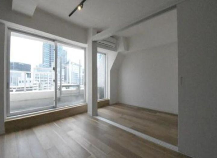 オーパスホームズ三田の居間