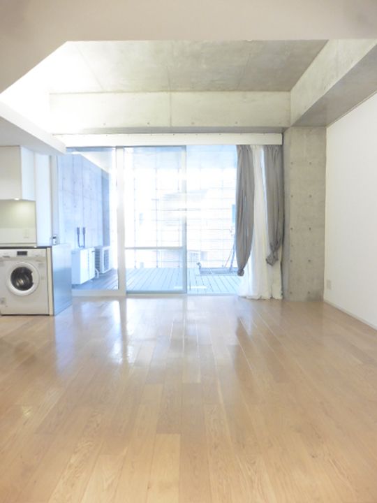 東京都港区南麻布5丁目(マンション)の賃貸物件の居間