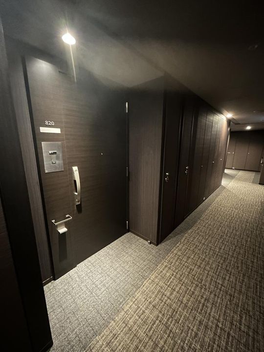 ミッドタワーグランドの玄関