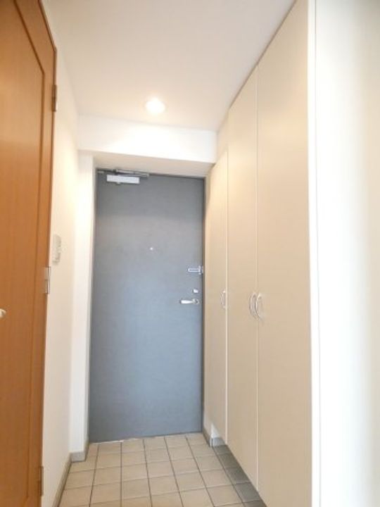 プライムアーバン中目黒Ⅱの玄関