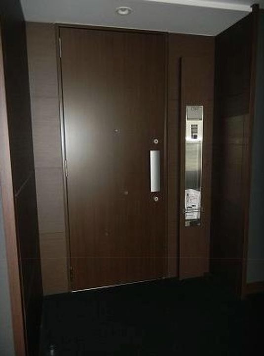 レキシントンスクエア白金高輪の玄関