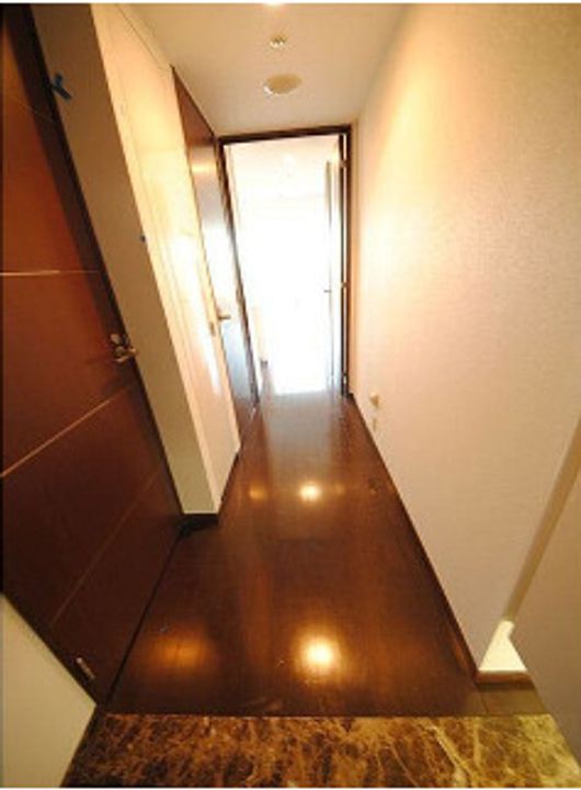 レキシントンスクエア白金高輪の玄関