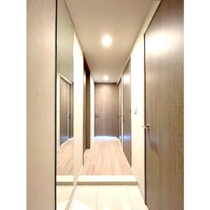 クレストコート白金高輪の玄関