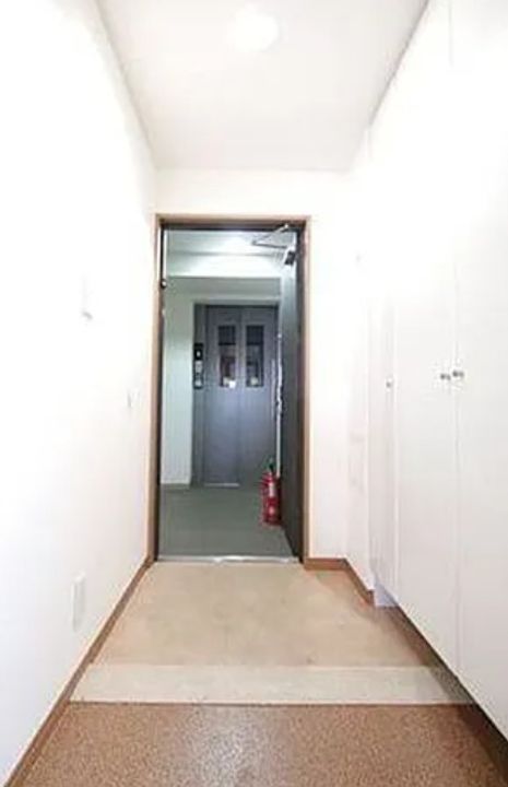 ボヌール麻布十番の玄関