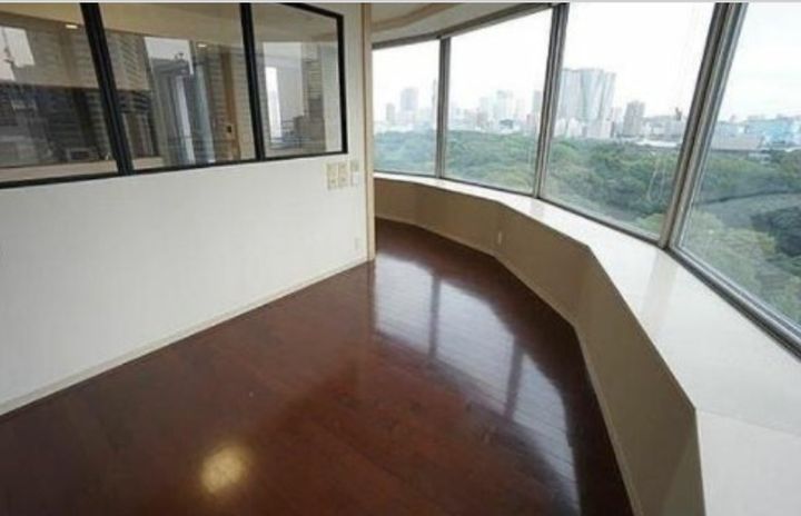 東京ツインパークスライトウイングの内装