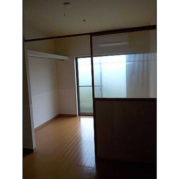 オオコウコーポラスの居間