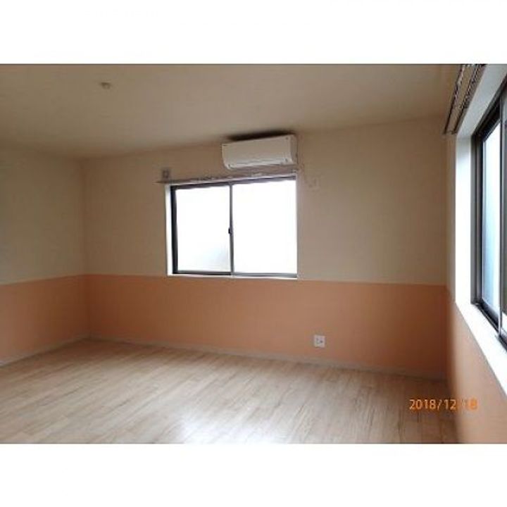 ルシェルメゾン牛田早稲田の居間