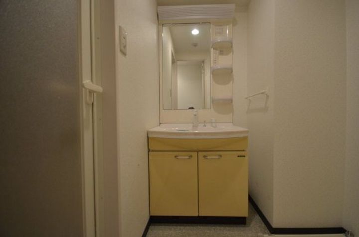 センテニアル東平塚の居間