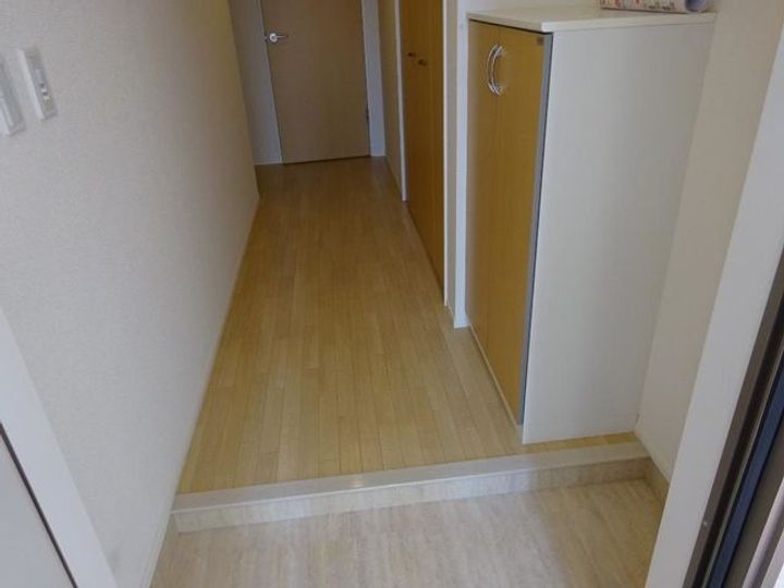 ライブリーポトス江波の玄関