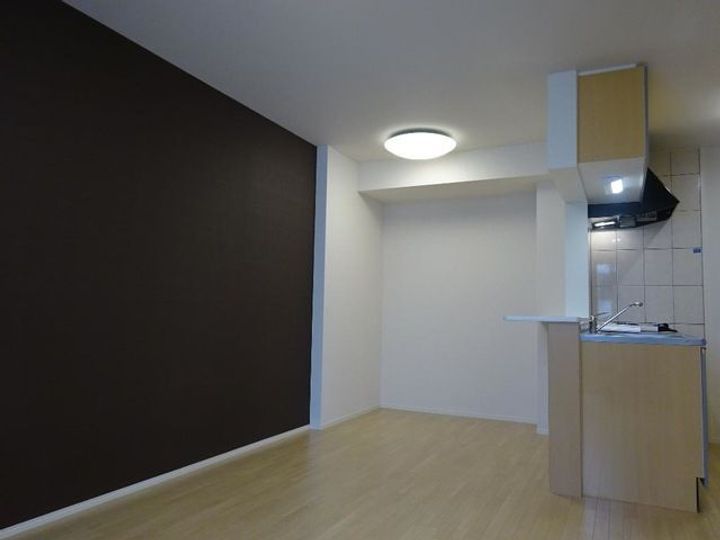 ライブリーポトス江波の居間