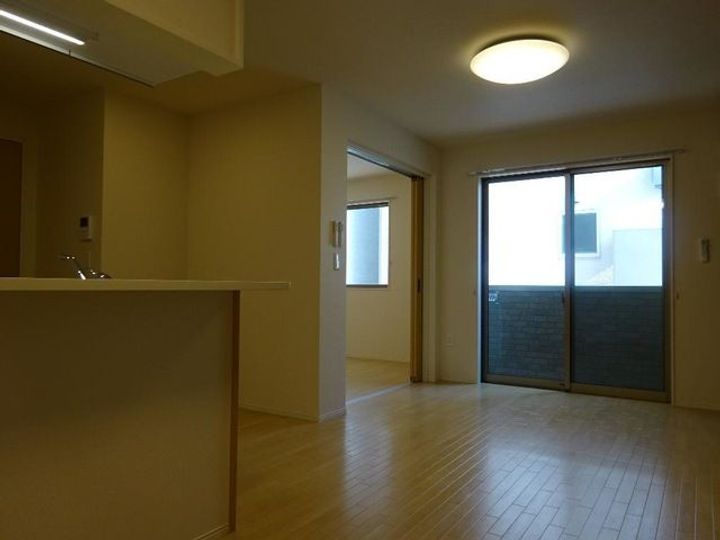 ライブリーポトス江波の居間