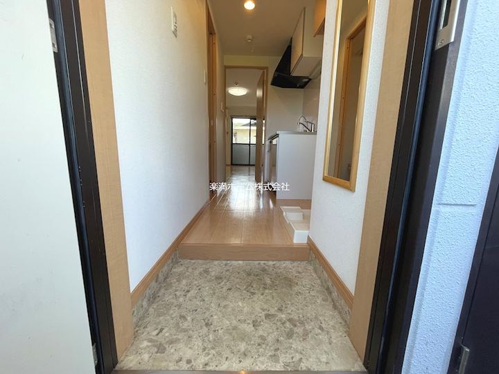 ブライトハイムC棟の玄関