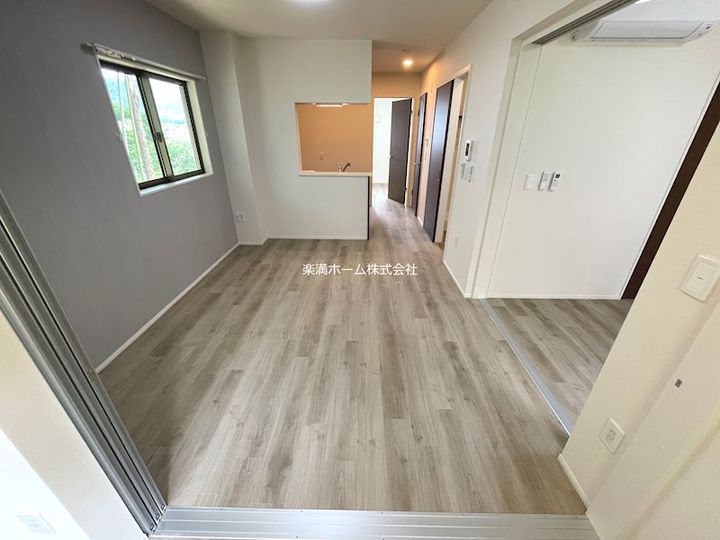 フォレスト蟹ヶ坂202の居間