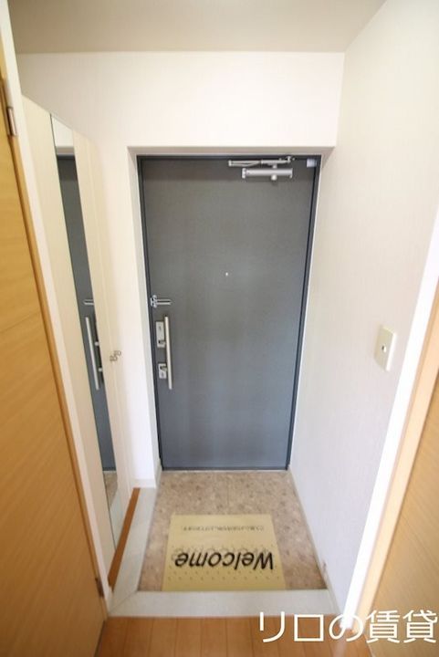 アムール美幸303の玄関