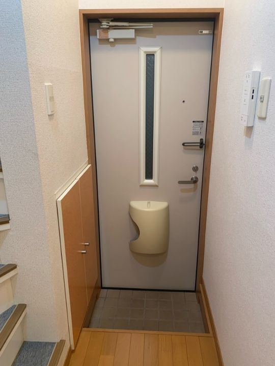 福岡県福岡市西区愛宕南1丁目の賃貸アパートの玄関