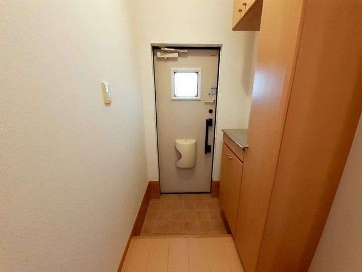 福岡県福岡市西区野方1丁目(アパート)の賃貸物件の玄関