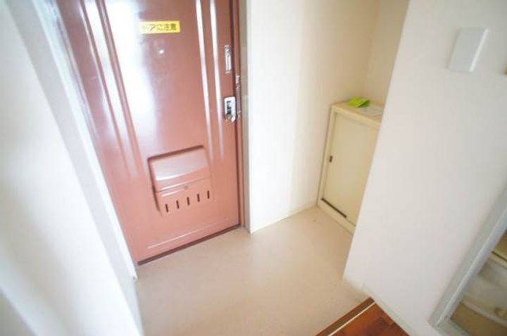 福岡県古賀市新久保1丁目(マンション)の賃貸物件306の玄関