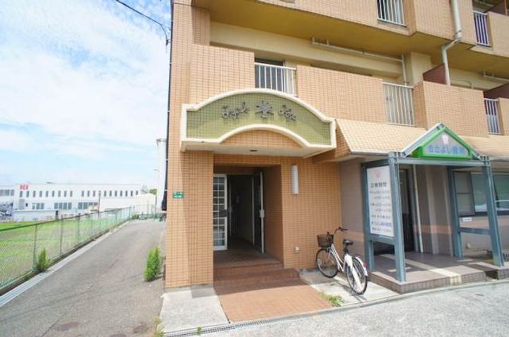 福岡県古賀市新久保1丁目(マンション)の賃貸物件306の玄関