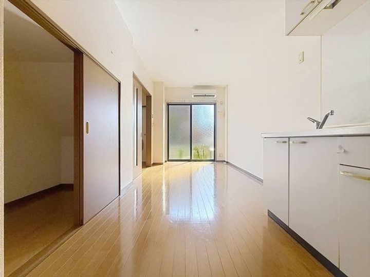 アンプルールフェール若草105の内装