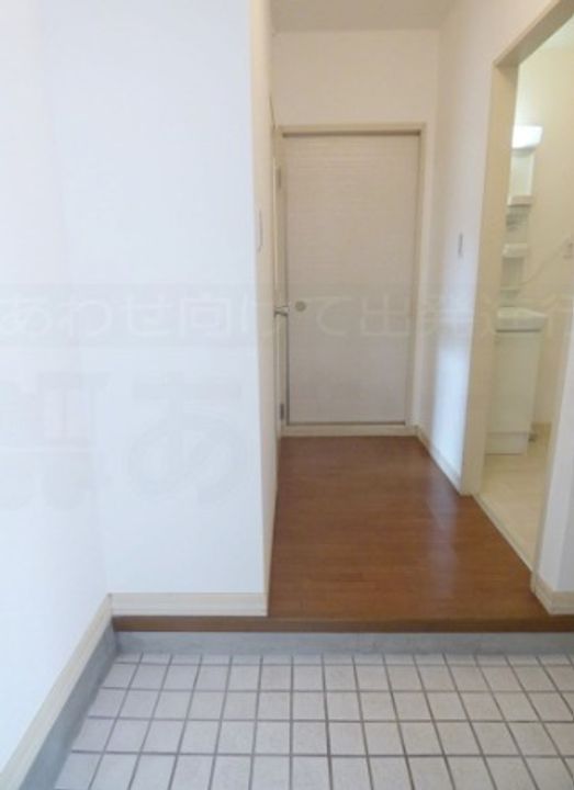 福岡県春日市原町1丁目(アパート)の賃貸物件202の玄関