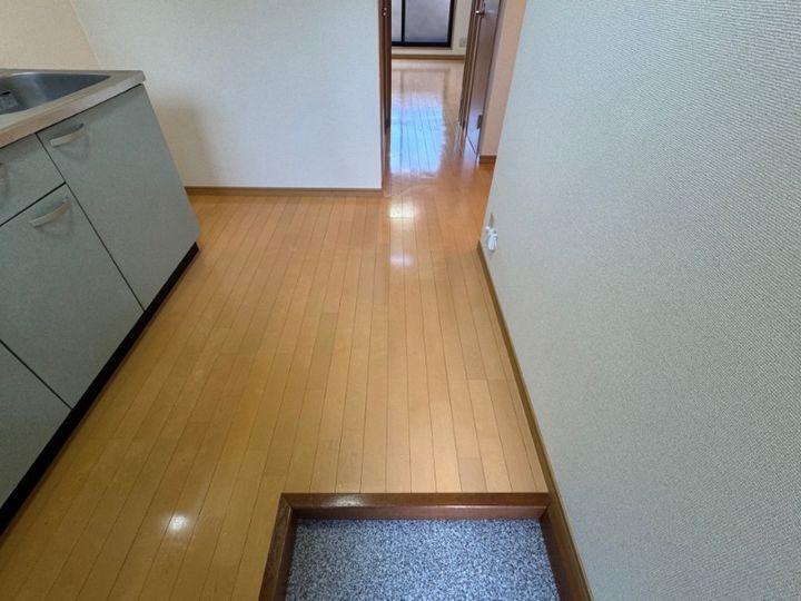 福岡県宗像市三郎丸1丁目(アパート)の賃貸物件の玄関