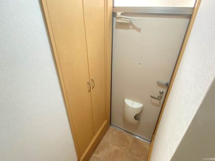 福岡県宗像市陵厳寺4丁目(アパート)の賃貸物件203の玄関