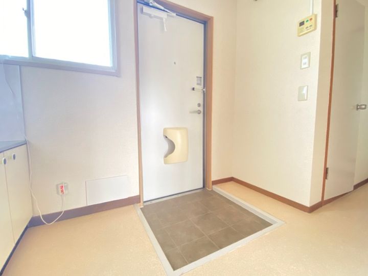 福岡県宗像市東郷2丁目(アパート)の賃貸物件201の玄関