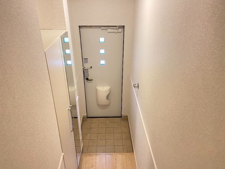 福岡県宗像市稲元3丁目(アパート)の賃貸物件203の玄関