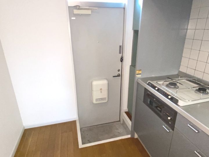 福岡県宗像市自由ヶ丘西町(アパート)の賃貸物件101の玄関