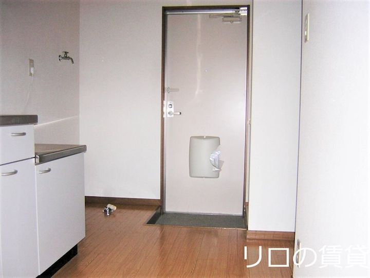 福岡県宗像市赤間5丁目(アパート)の賃貸物件210の玄関