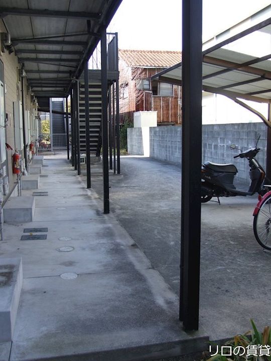 福岡県宗像市赤間5丁目(アパート)の賃貸物件210の玄関